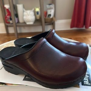 SOLD:  Size 6 (EU36) Dansko Sonja Clogs. Brown/Red